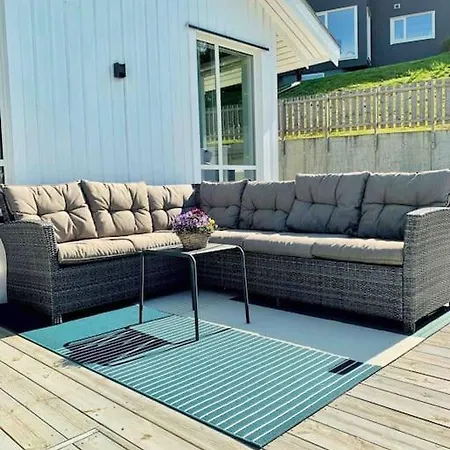 Familiebolig Med Nydelig Utsikt 아파트