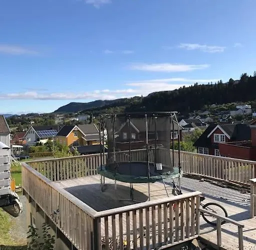Apartmán Familiebolig Med Nydelig Utsikt